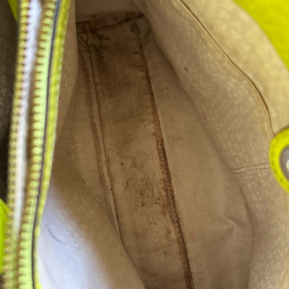 Kate Spade Perri Lane Romy Lime Green Bag! Pre-Loved - Picture 13 of 16
